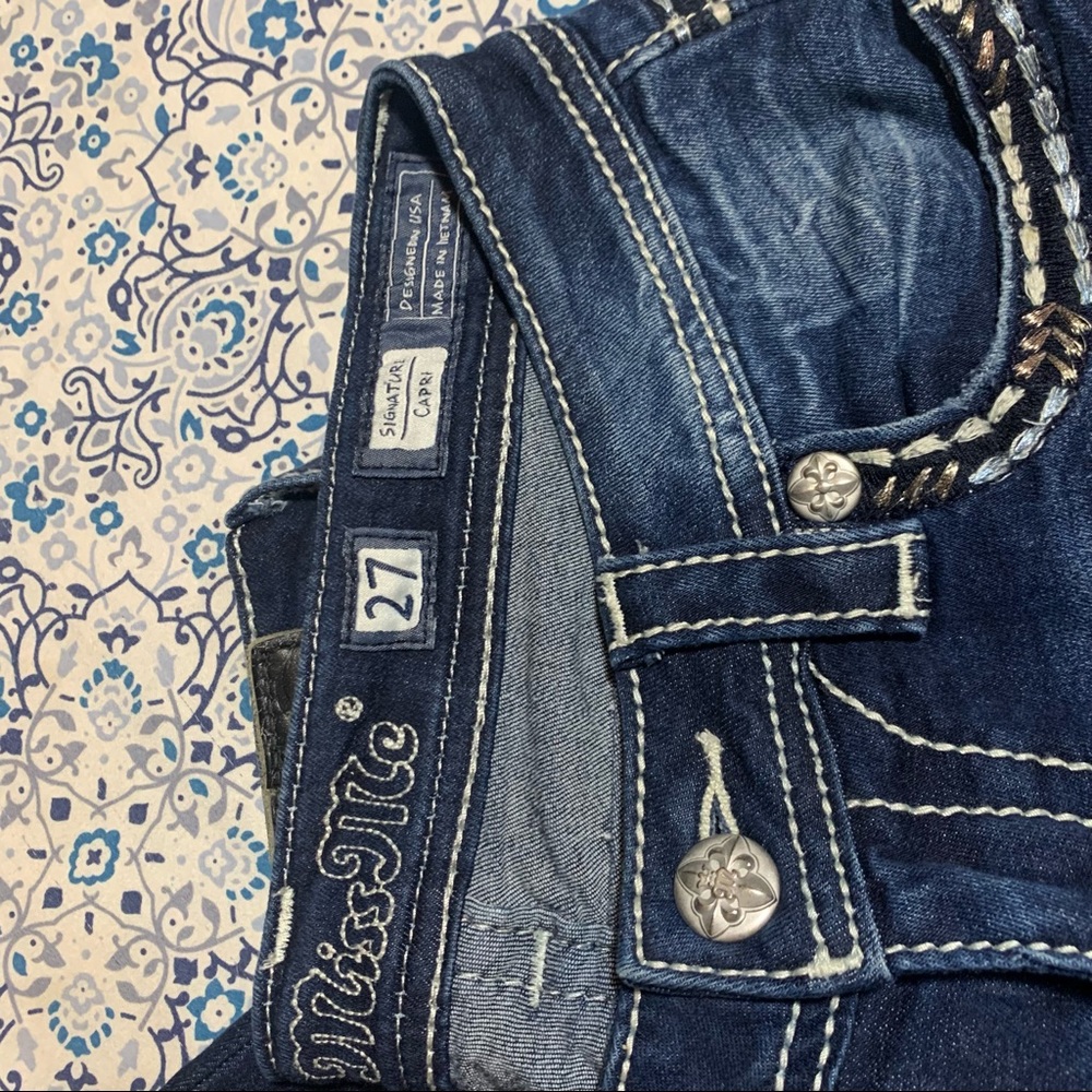 Miss Me Capri Pants THE WEEKENDER Signature Jeans NWT JS5014P185 SZ  27